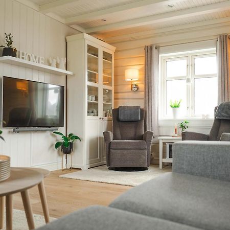 Lofoten Suite Apartments - Rostad Retro Rorbuer Reine Kültér fotó