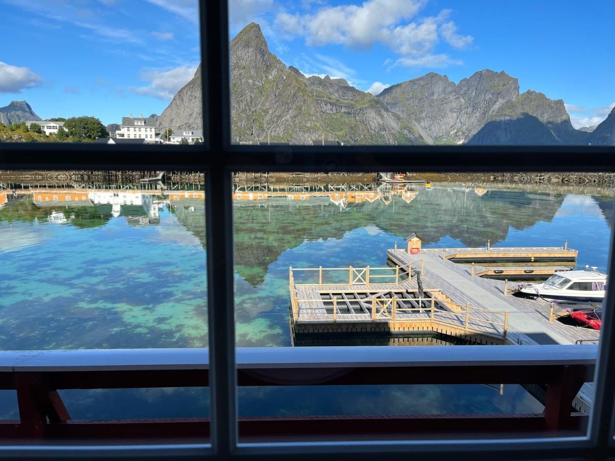 Lofoten Suite Apartments - Rostad Retro Rorbuer Reine Kültér fotó