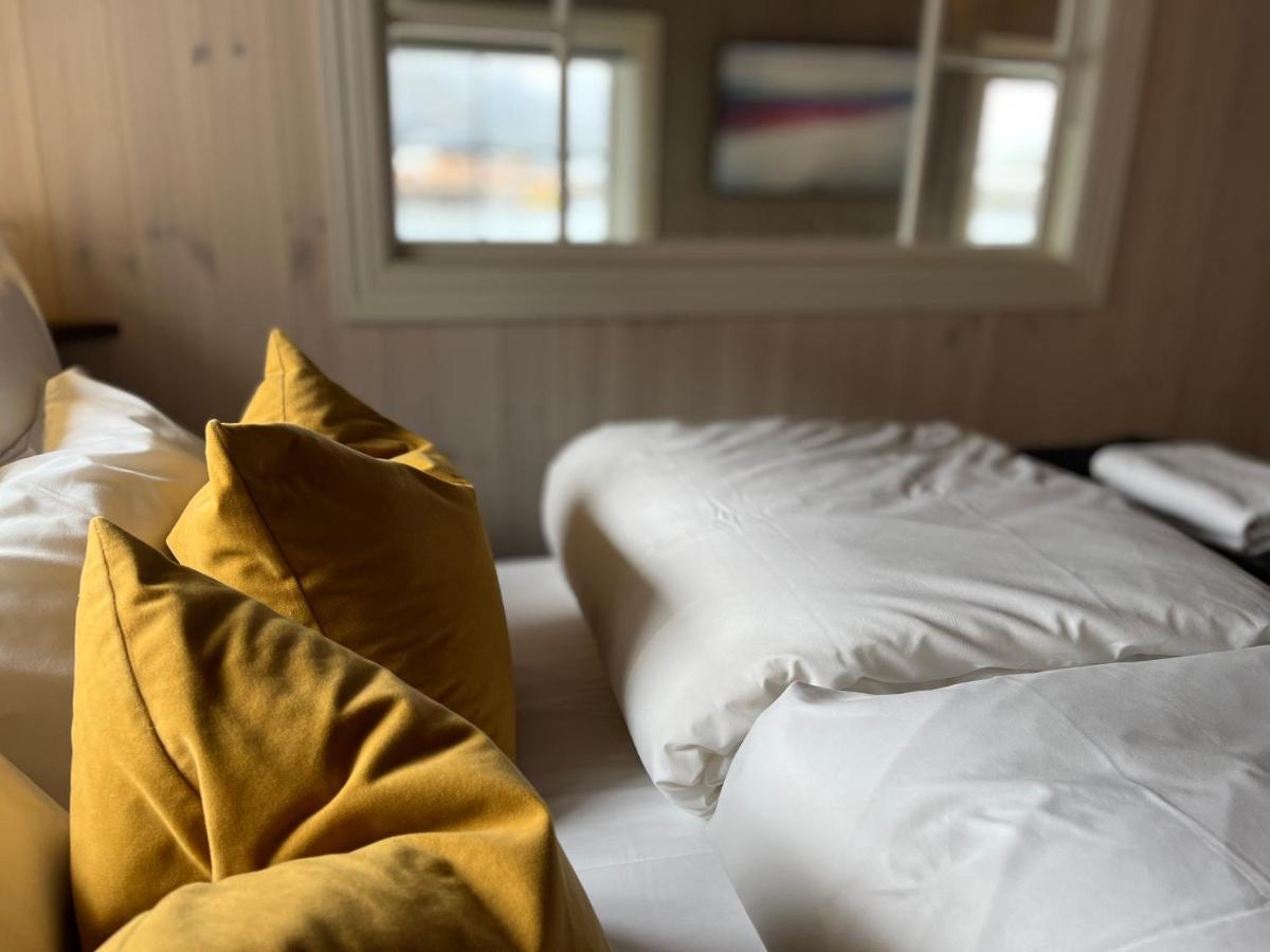 Lofoten Suite Apartments - Rostad Retro Rorbuer Reine Kültér fotó