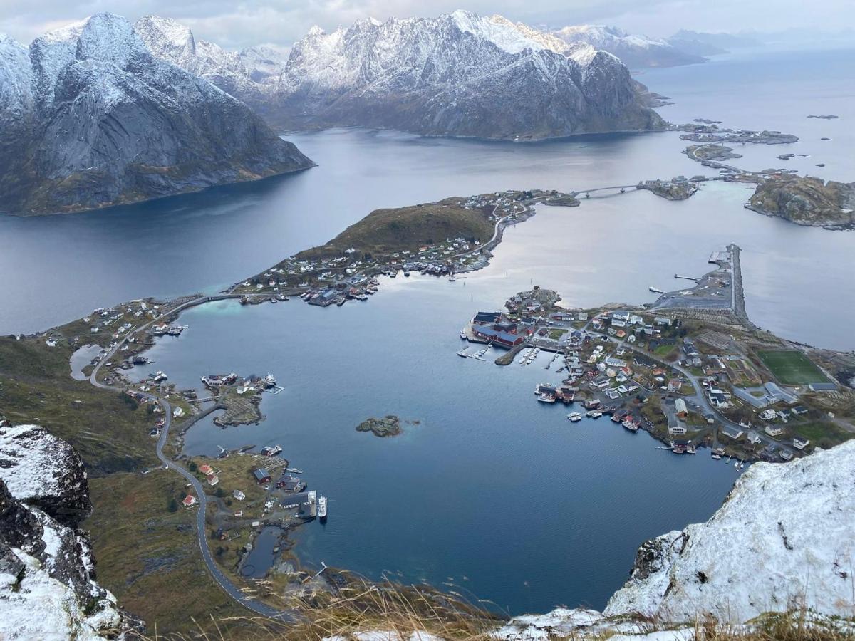 Lofoten Suite Apartments - Rostad Retro Rorbuer Reine Kültér fotó