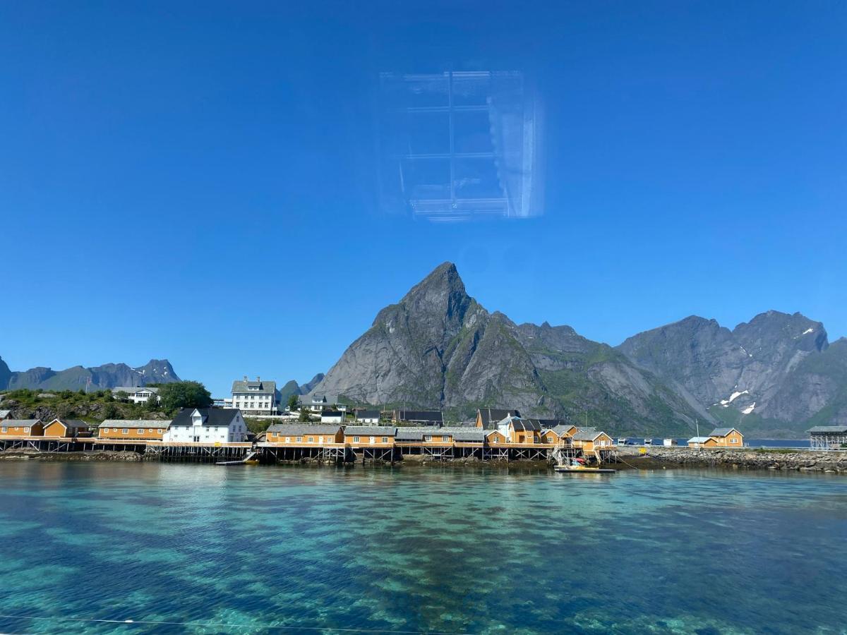 Lofoten Suite Apartments - Rostad Retro Rorbuer Reine Kültér fotó