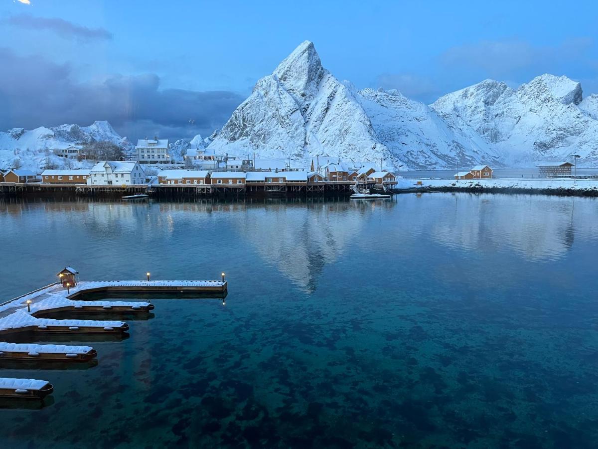 Lofoten Suite Apartments - Rostad Retro Rorbuer Reine Kültér fotó
