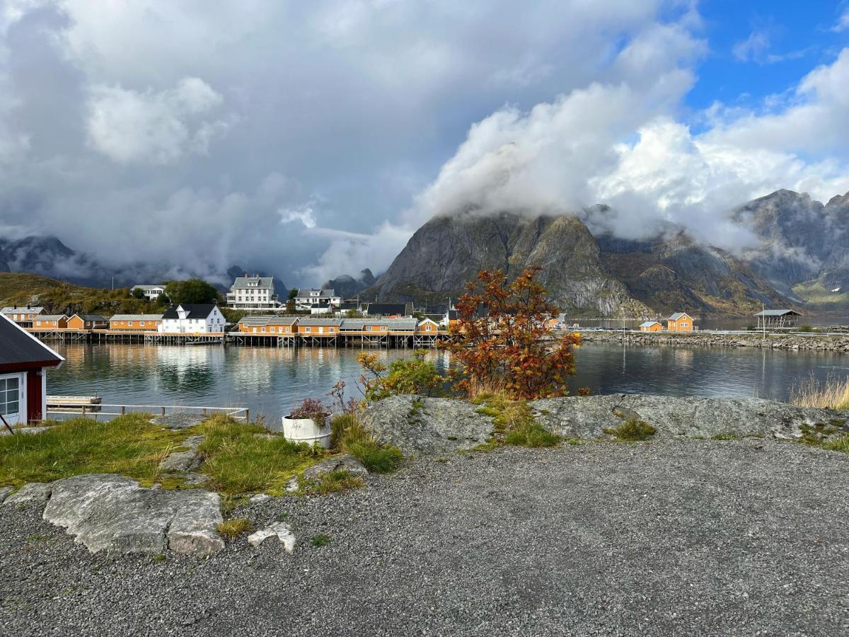 Lofoten Suite Apartments - Rostad Retro Rorbuer Reine Kültér fotó