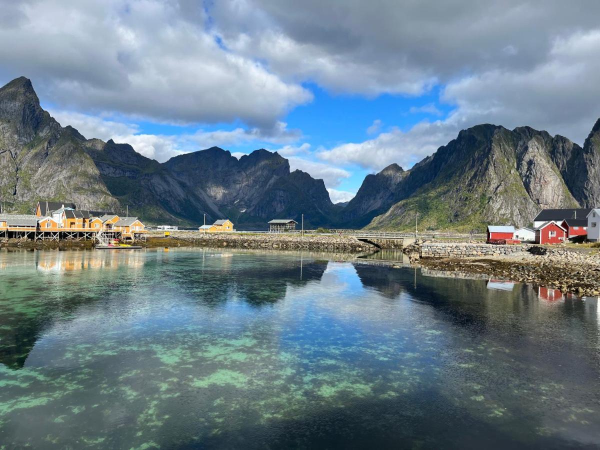 Lofoten Suite Apartments - Rostad Retro Rorbuer Reine Kültér fotó