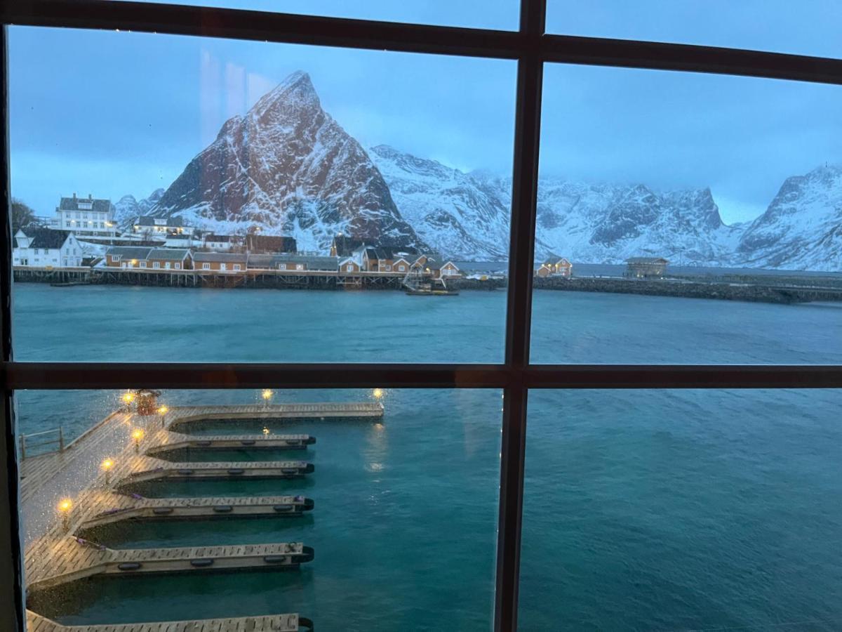 Lofoten Suite Apartments - Rostad Retro Rorbuer Reine Kültér fotó