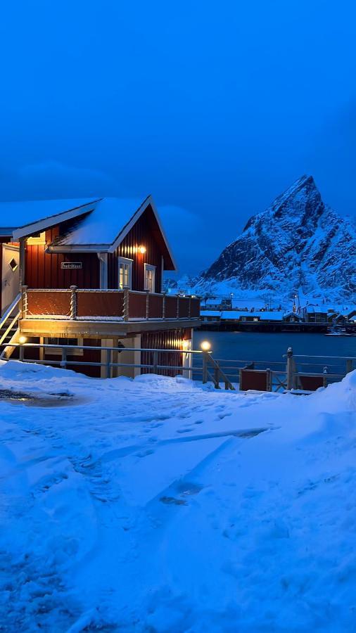 Lofoten Suite Apartments - Rostad Retro Rorbuer Reine Kültér fotó