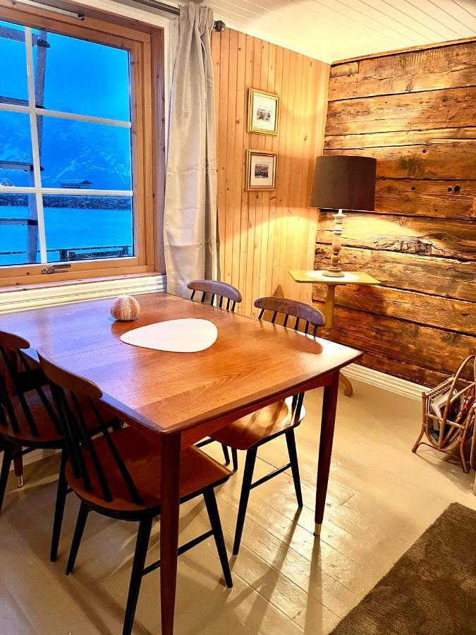 Lofoten Suite Apartments - Rostad Retro Rorbuer Reine Kültér fotó