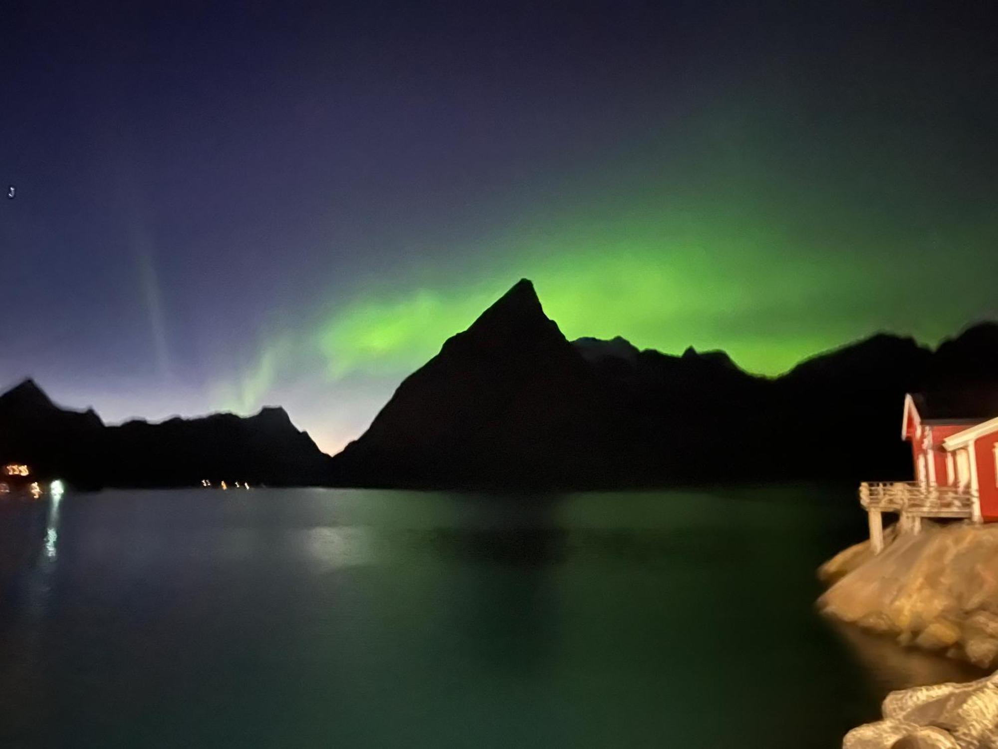 Lofoten Suite Apartments - Rostad Retro Rorbuer Reine Kültér fotó